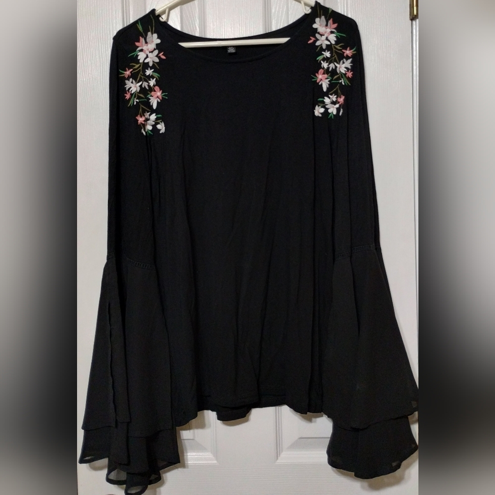 Cable & Gauge Size L Black Long-Sleeve Top with Pink & White Floral Embroidery